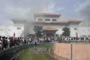 देशको सुरक्षा व्यावस्था नियन्त्रण बाहिर, शीर्ष नेता सेनाको सुरक्षामा