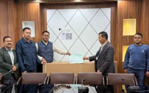 इप्पानद्वारा ऊर्जा मन्त्रालयलाई ४ थान टेलिभिजन हस्तान्तरण