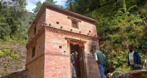 पुनःनिर्माण सुरु भएको तीन वर्षसम्म अलपत्र बन्यो ललितपुरको बालेश्वरी मन्दिर