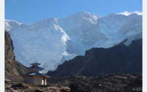 कञ्चनजङ्घा आधार शिविर सुनसान