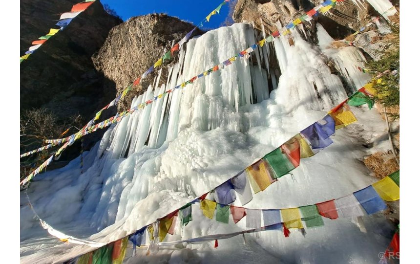 पन्ध्रौँ शताब्दीमा गुरु रिन्पोछेले ध्यान गरेको लुङबुक गुफा ओझेलमा