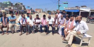 बरियारपट्टी छोटी भन्सार बन्द गर्ने निर्णयविरुद्ध आन्दोलन, हुलाकी राजमार्ग घण्टौँ अवरुद्ध