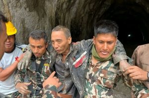 सुरुङबाट चिनियाँ नागरिकको ११ दिनपछि जीवित उद्धार